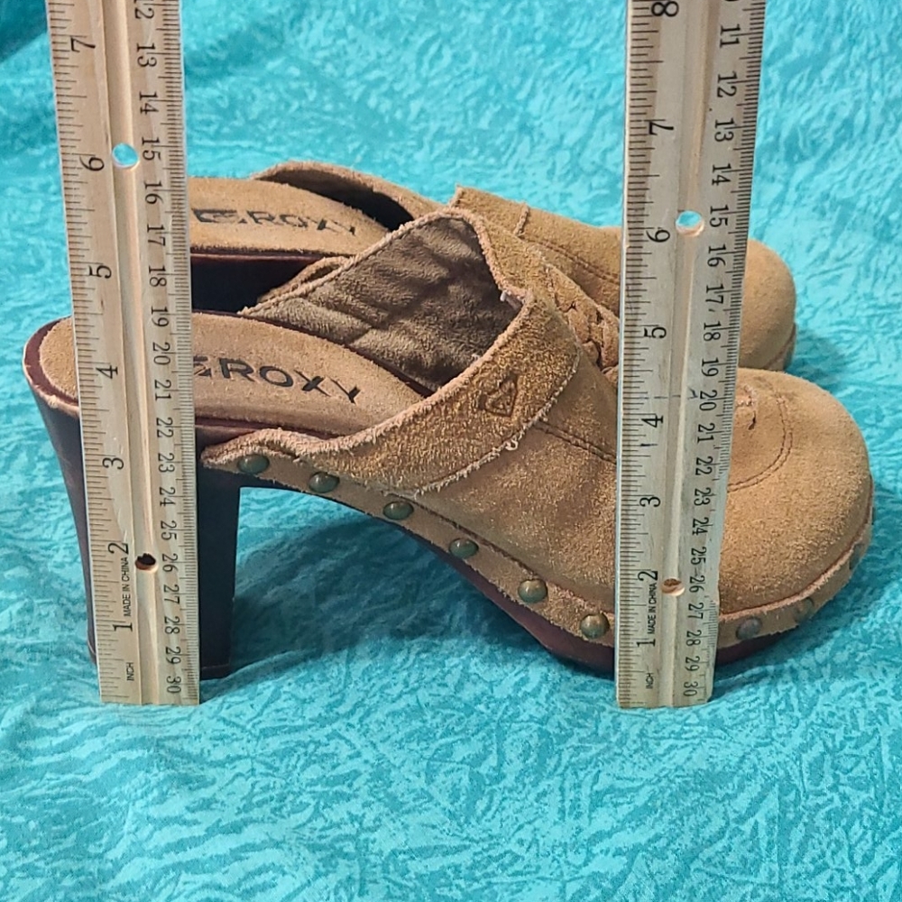 Roxy "Yodel" Suede Heels - Picture 12 of 14